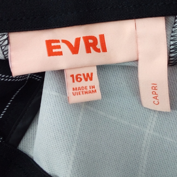 Evri Windowpane Capri Polyester Spandex Black White Pants 16W Plus Size - Picture 2 of 7